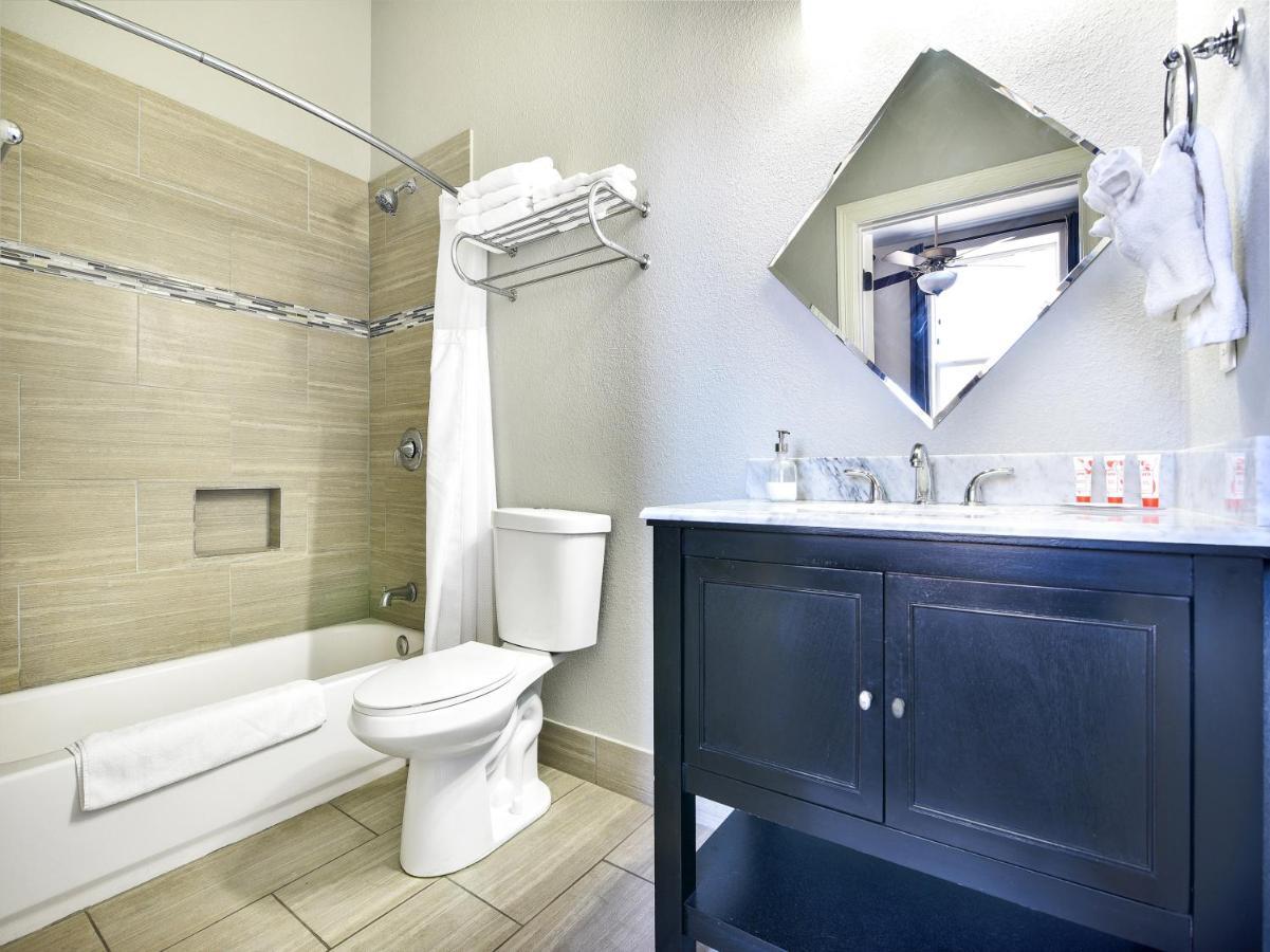 The Dilworth Inn Gonzales Екстериор снимка